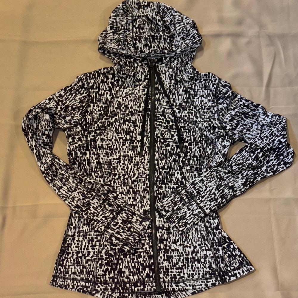 Lululemon Hooded defined jacket mesh vent Nulu! size 10